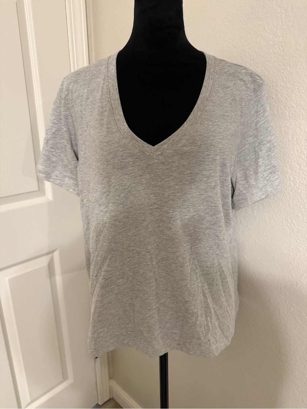 Bombas Heather Gray V-Neck Short Sleeve Tee